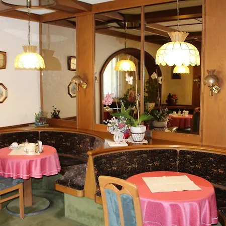 Traude Bed & Breakfast