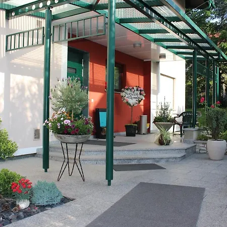 Bed & Breakfast Traude Graz